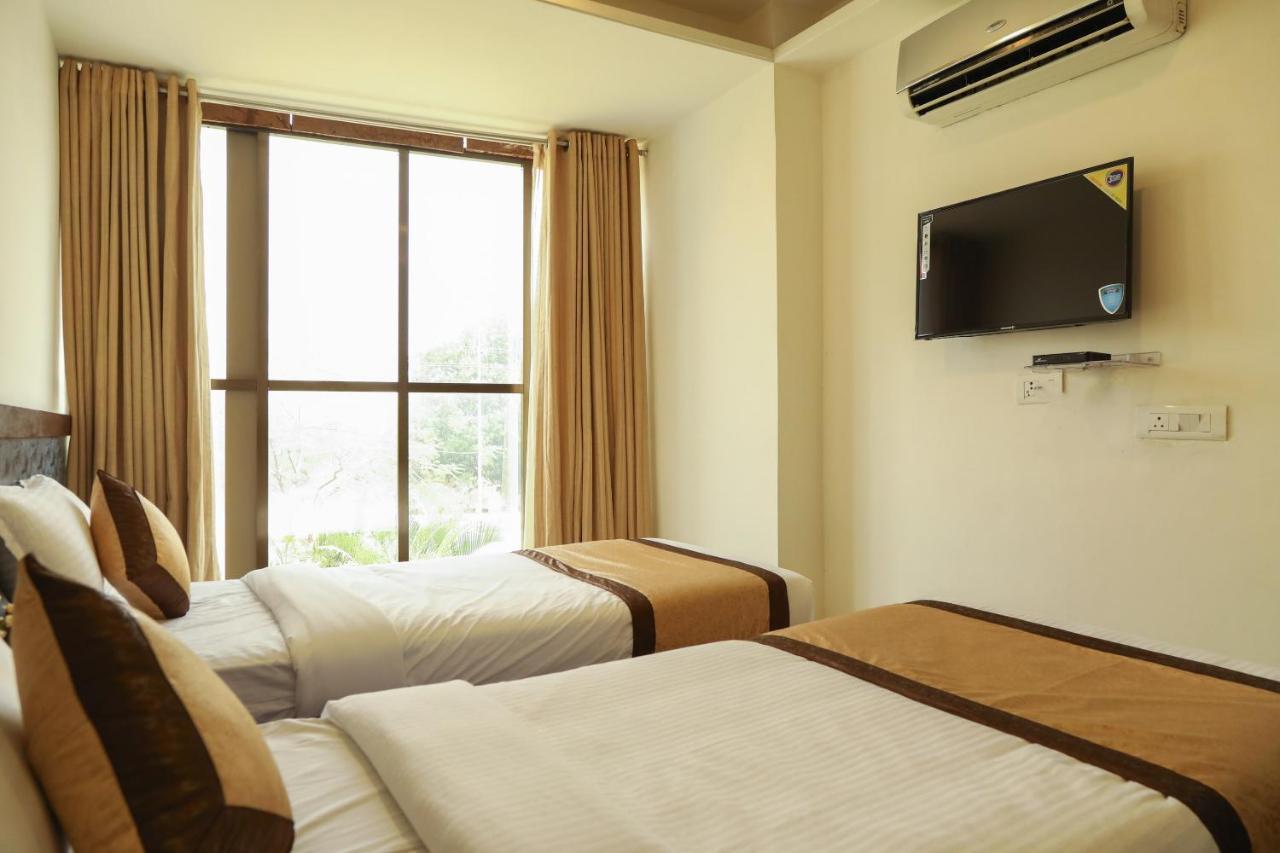 Oyo 10943 Hotel Plus Corporate Khapa  Ngoại thất bức ảnh