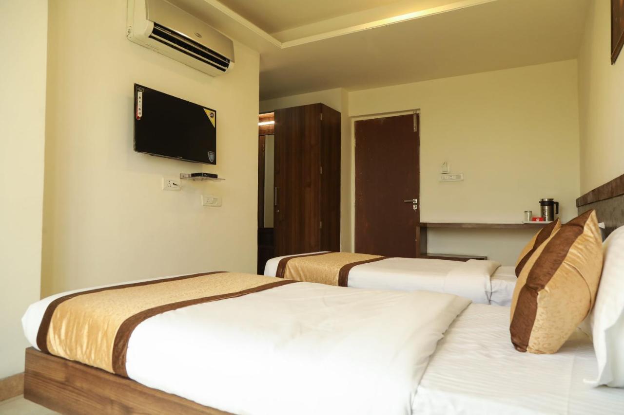 Oyo 10943 Hotel Plus Corporate Khapa  Ngoại thất bức ảnh