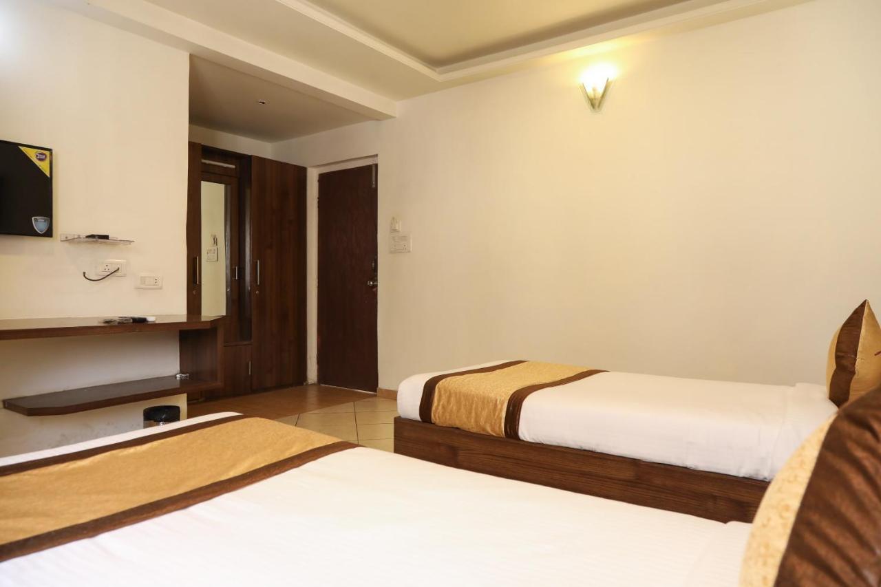 Oyo 10943 Hotel Plus Corporate Khapa  Ngoại thất bức ảnh